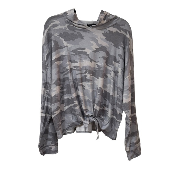 Beyond Yoga Tops - Beyond Yoga gray camo tye-front hoodie XL athleisure NWOT